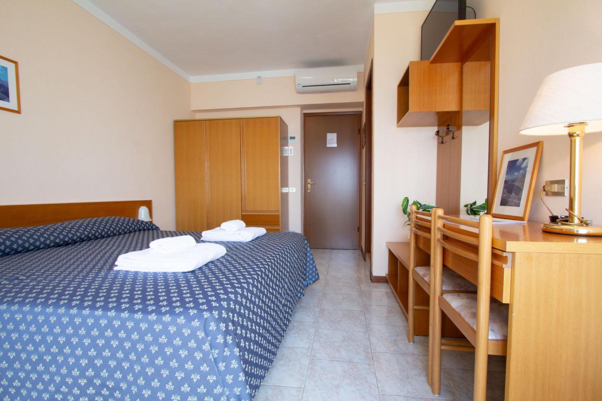 Benacus 3* Torri Del Benaco
