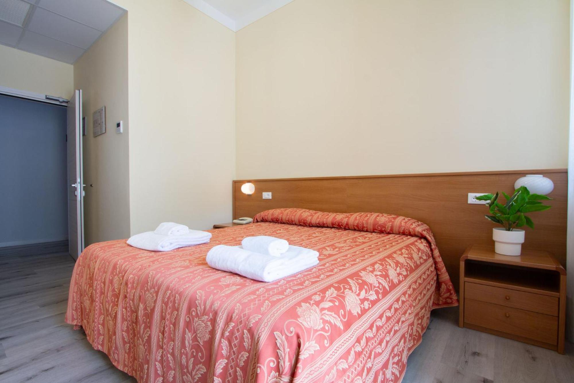 Benacus Hotel 3*