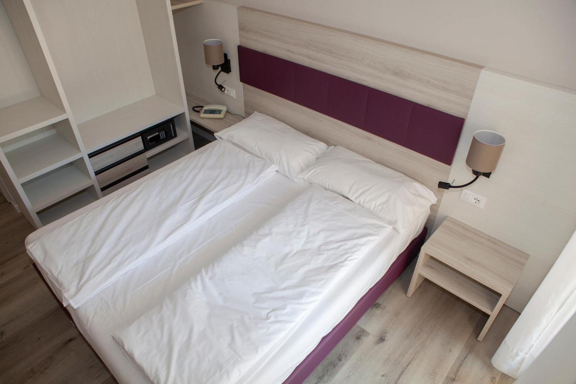 Benacus 3* Torri Del Benaco